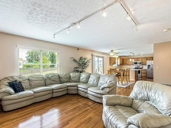 3rd image of 4290 Lemon Lake Ct