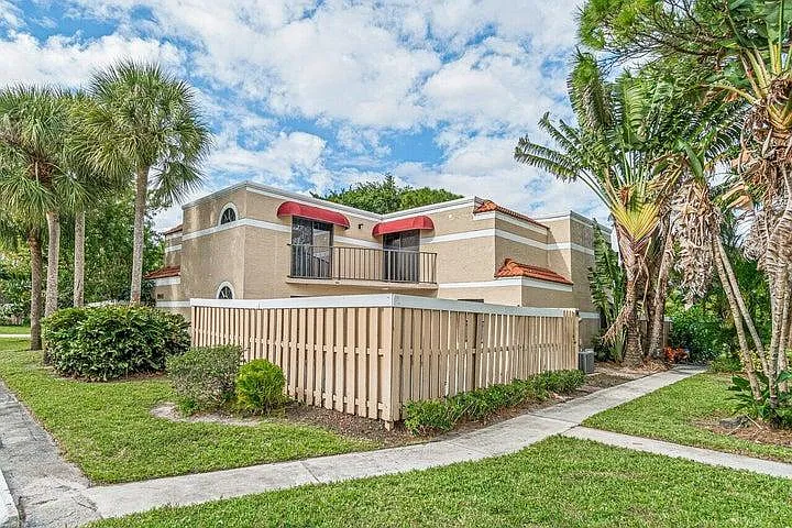 4260 Village Dr