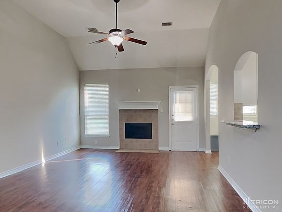 3rd image of 13515 Lake Breeze Ln