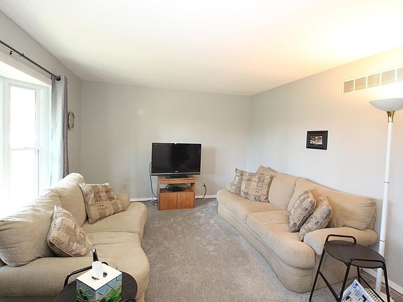 3rd image of 2622 S Saint Agnes Ct
