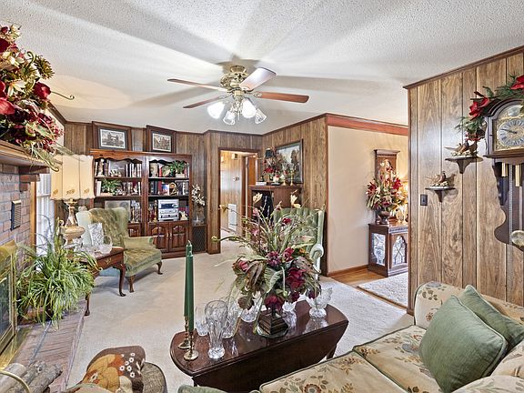 4th image of 2261 Blakemore Dr