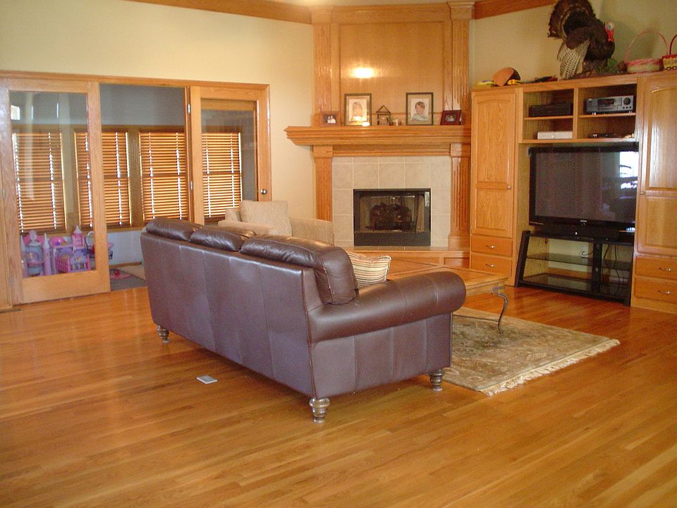 Great Room w/Wood Floor