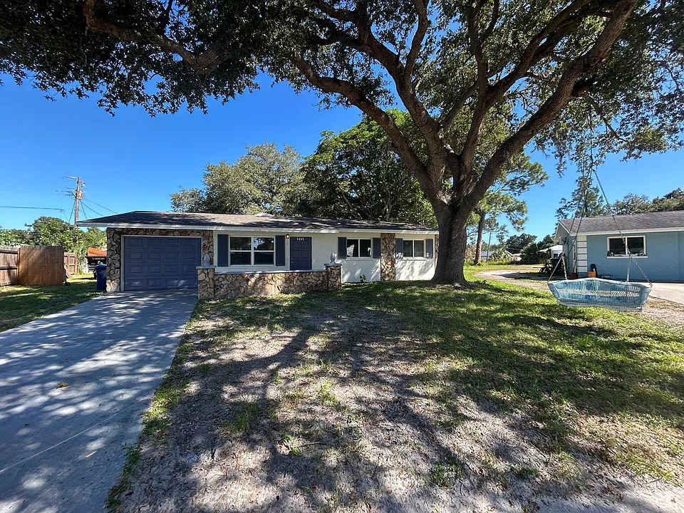 5045 Brookmeade Dr