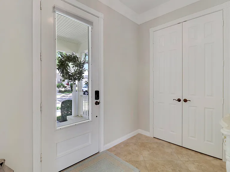 511 Sweet Bay Cir — Photo 2