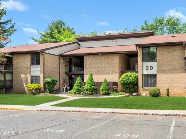 30 Meadow Green Cir Unit F, Englishtown, NJ 07726
