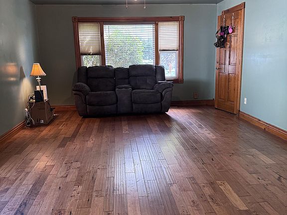 5th image of 1125 S Main Avenue