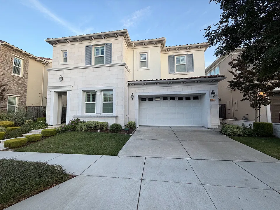 3050 Montbretia Way