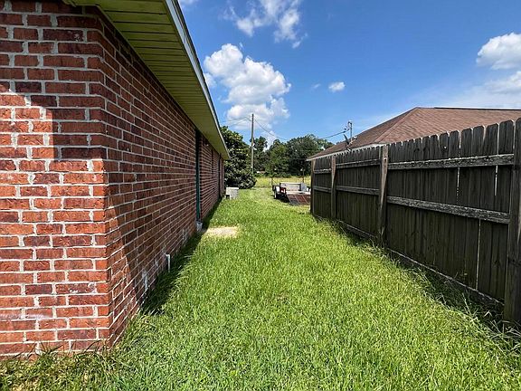 2nd image of 1407 Iris Dr