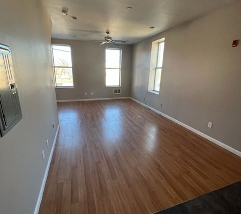 1st image of 2979 Frankford Ave #11742291