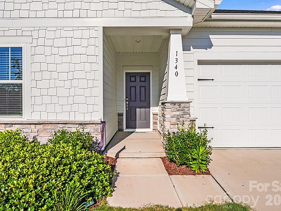 4th image of 1340 Sweet Pea St