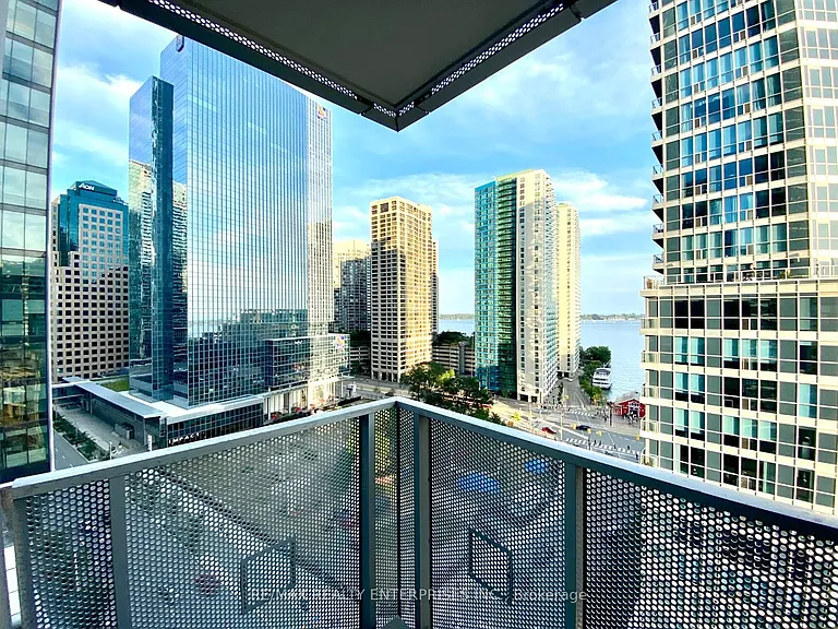 10 York St #1405 — Photo 2
