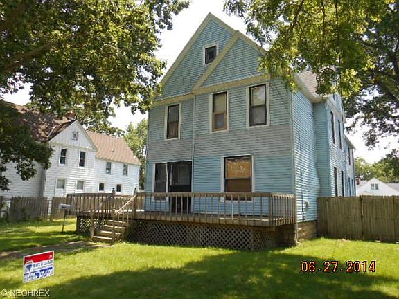 2nd image of 819 W 22nd St