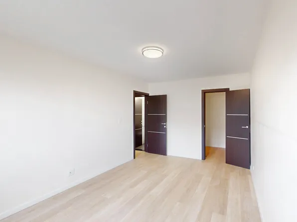 460 Neptune Avenue image 3 of 20