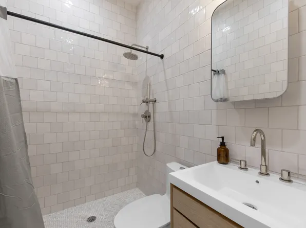 10 Hausman Street image 16 of 30