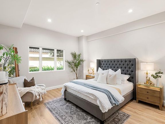 5th image of 200 Sheridan Ave APT 303