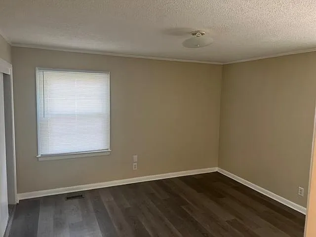 709 Prince Ave — Photo 9