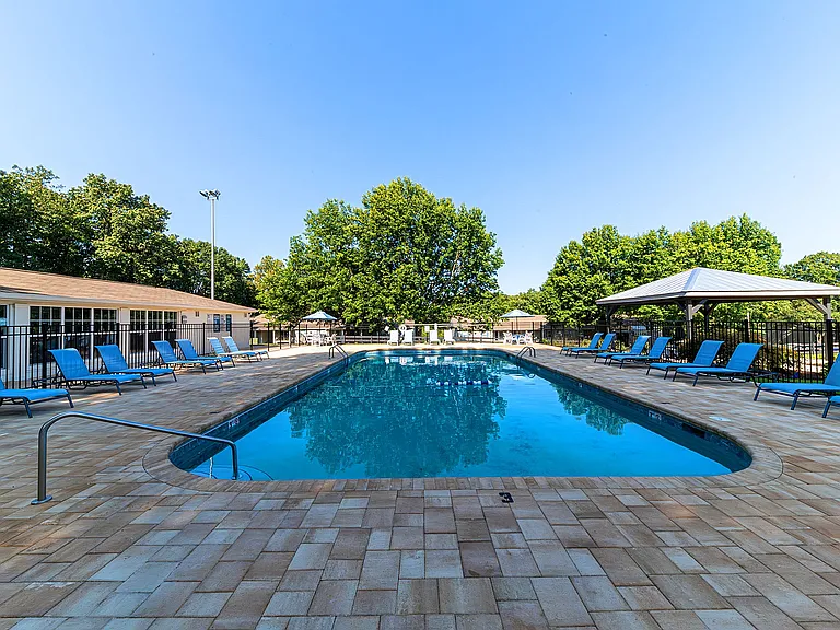 Swimming pool & sundeck