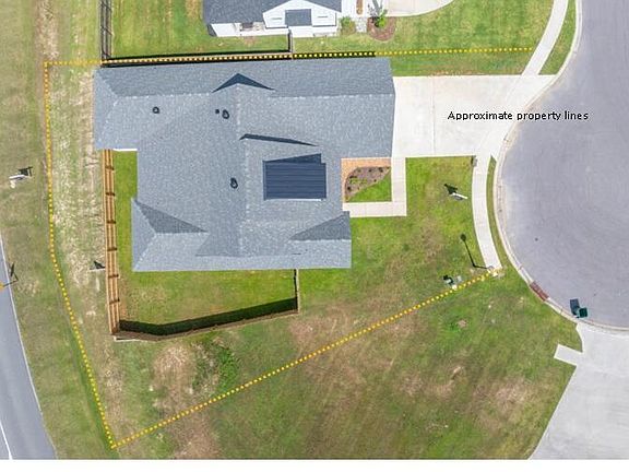 3rd image of 119 Travellers Palm Way