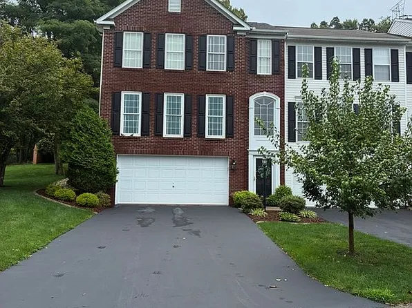 141 Unity Square Dr, Greensburg, PA 15601