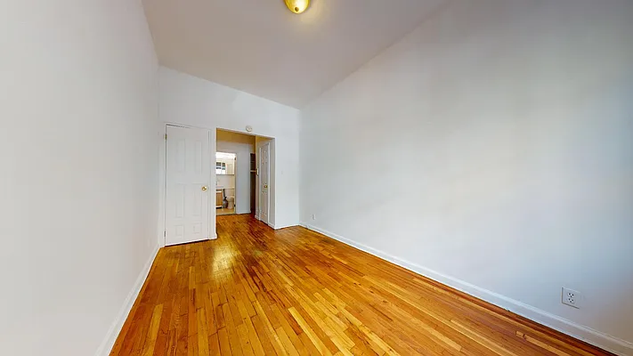 Rented by Bond New York | media 19