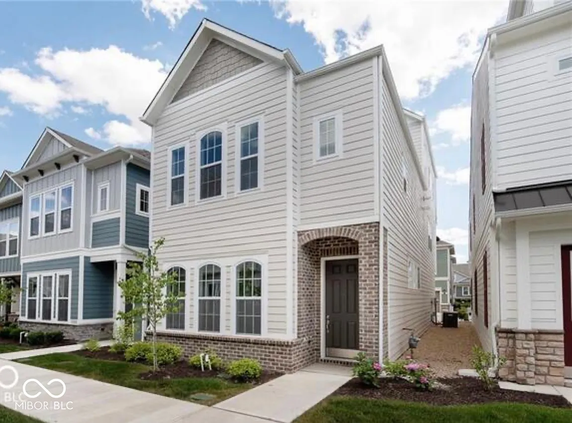 3 bed, 2.5 bath, 2793 sqft, $3,000 — Photo 1