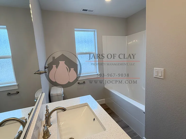 1329 Oppek St NE #1329 — Photo 18