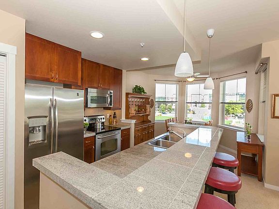 5th image of 16141 Cleveland St Unit 313