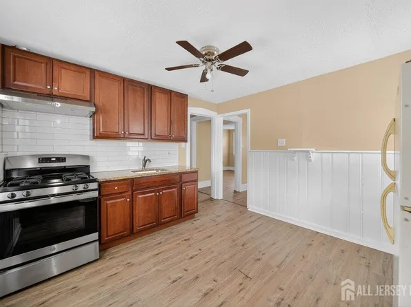 1167 Green St #B, Iselin, NJ 08830