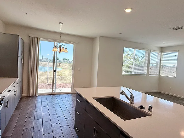 1950 Kelly Ln — Photo 6