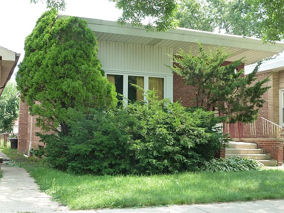 2nd image of 8955 S Oglesby Ave