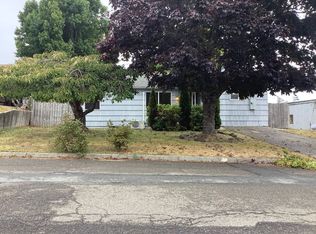 2156 Lombard St, North Bend, OR 97459