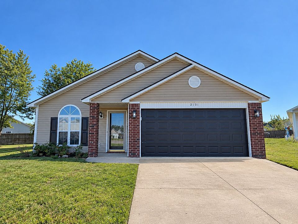 1st image of 2101 Greenbrier Cir