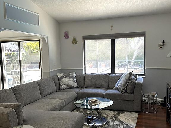 4th image of 19143 Fairlawn Way