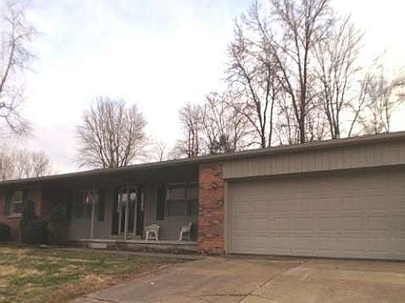 3rd image of 7699 Pamela Ln