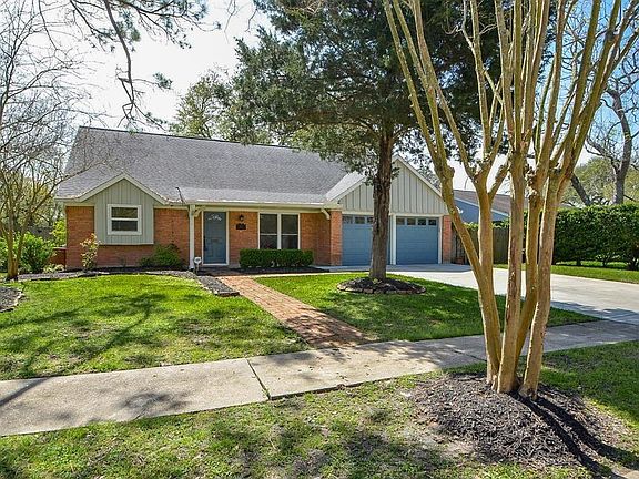 2nd image of 5711 Cerritos Dr