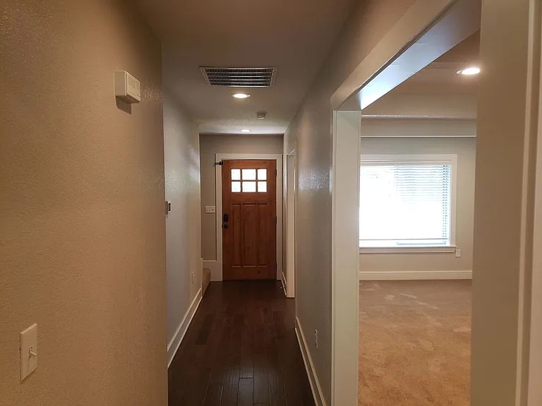 501 Atkerson Ln — Photo 8