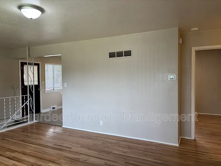 2714 W Kathryn St — Photo 6