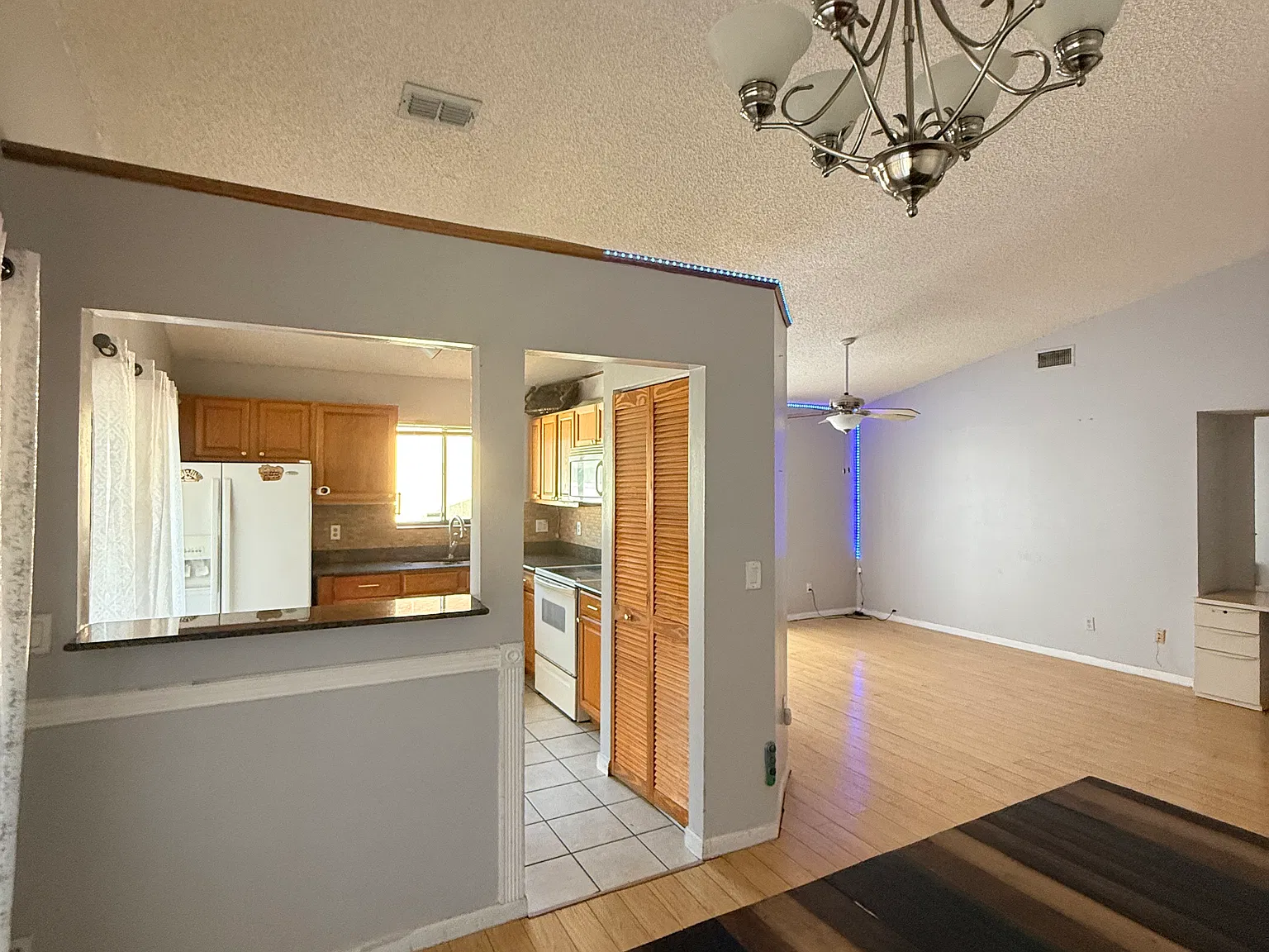 3 bed, 1454 sqft, $2,900 — Photo 2