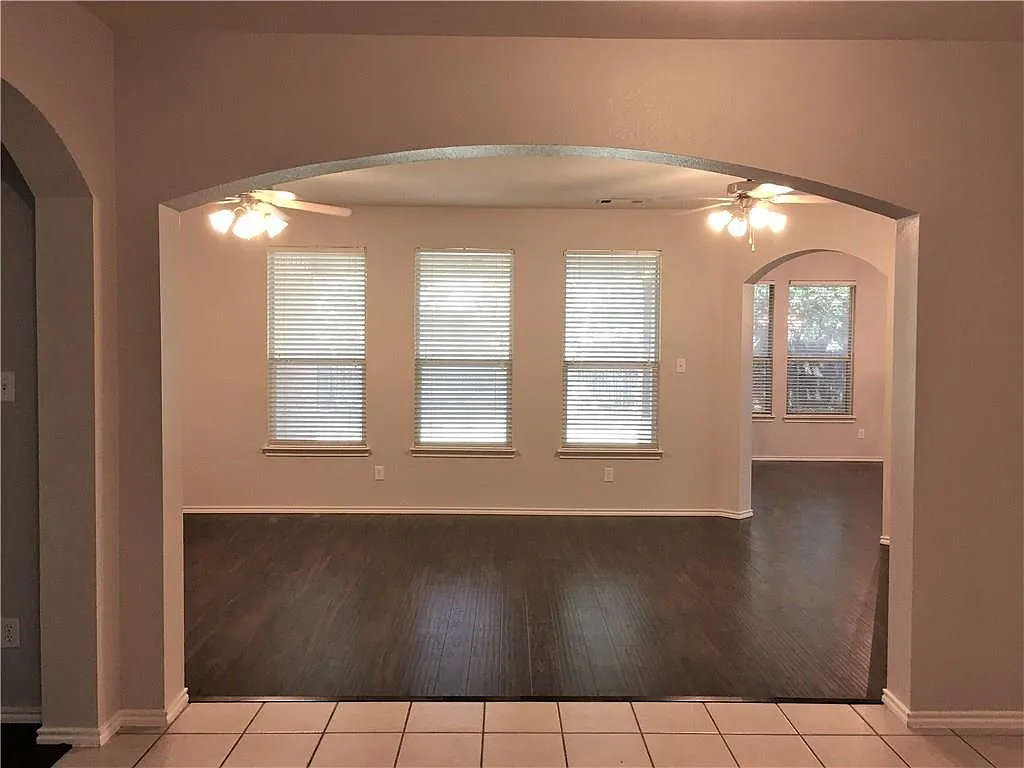 4 bed, 2045 sqft, $2,500 — Photo 2