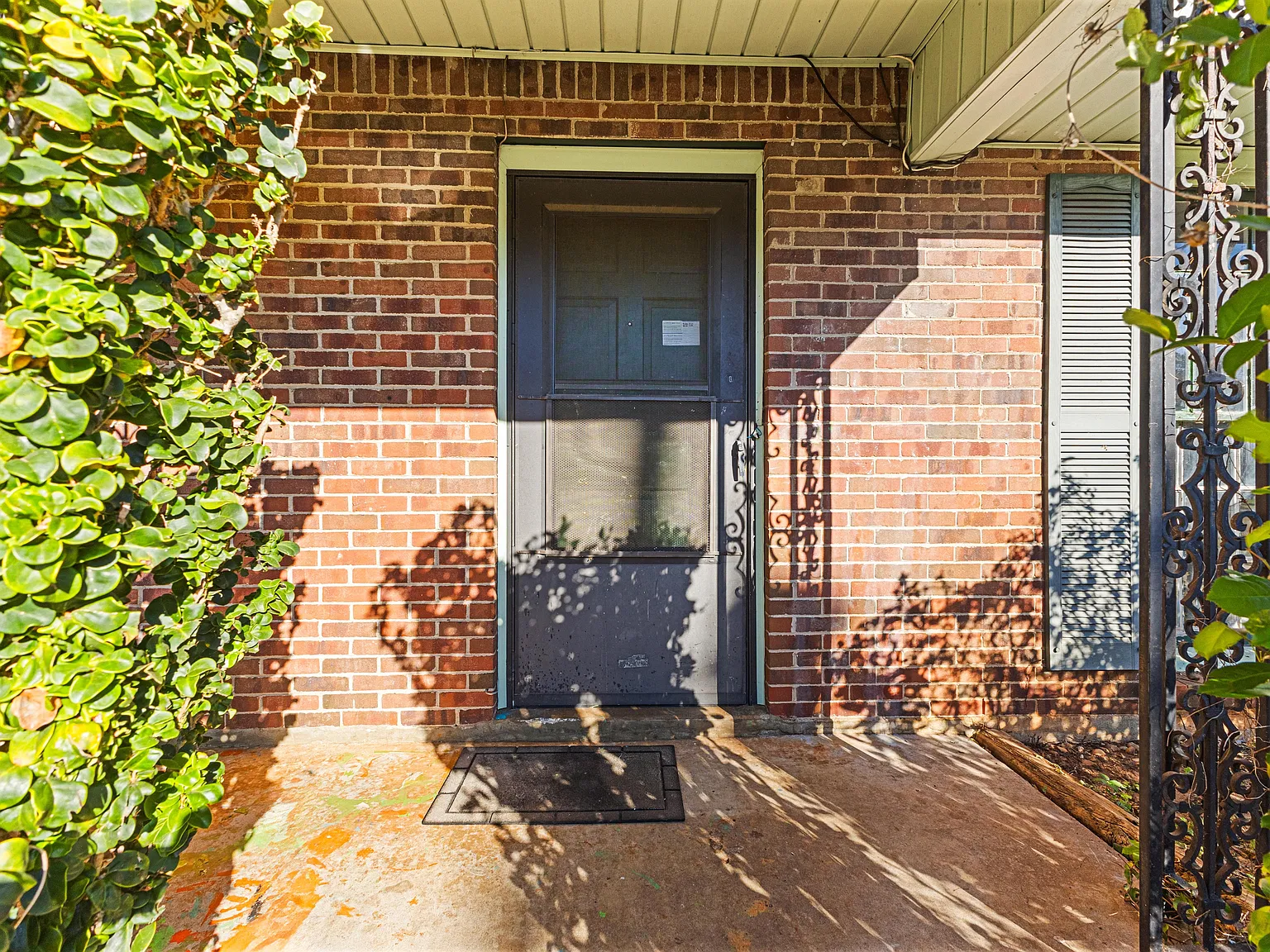 4 bed, 1296 sqft, $1,850 — Photo 4