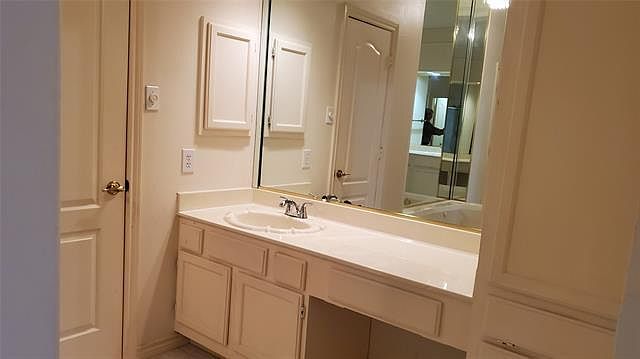 1st image of 7008 Hillview Dr