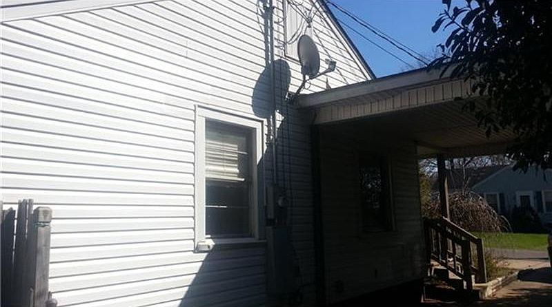 2nd image of 1720 25th St E
