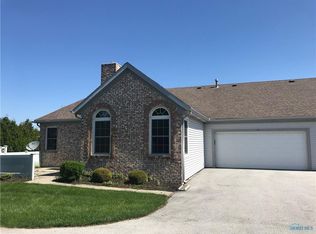 43 Foxgate Cir W, Bowling Green, OH 43402