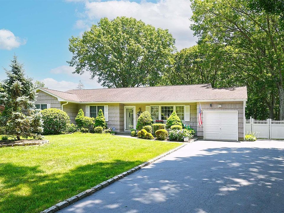 1st image of 74 River Heights Dr