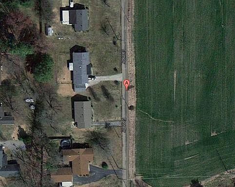 1st image of 201 East Dr