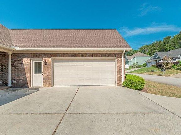 3rd image of 124 Sweet Gum Ln