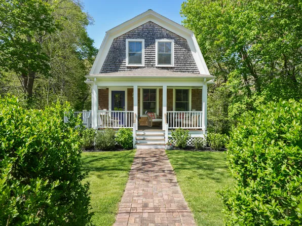40 Lake Street, Cotuit, MA 02635