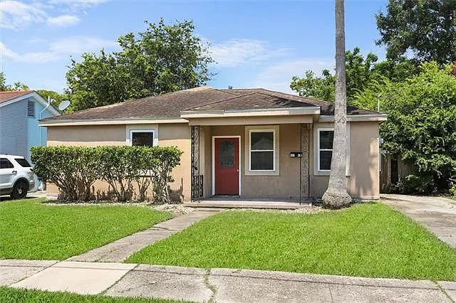 3 bed, 2.0 bath, 1730 sqft, $2,000 — Photo 1