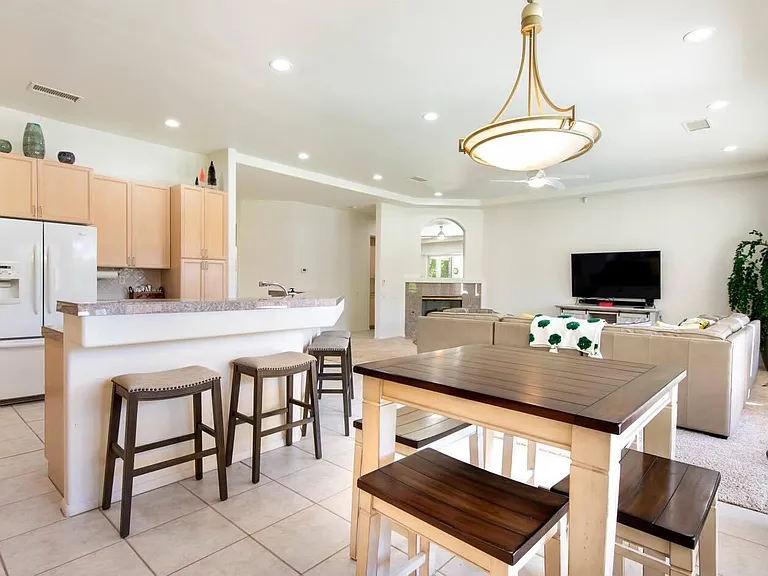 40741 Avenue Solana #40741 — Photo 4