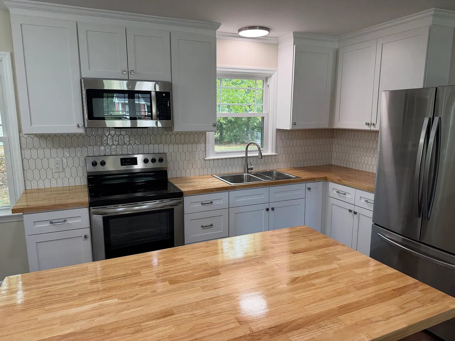 4 bed, 1326 sqft, $1,800 — Photo 3